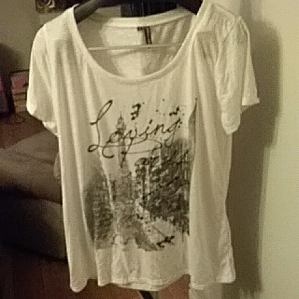 Maurices White Graphic Short Sleeve Tee 16